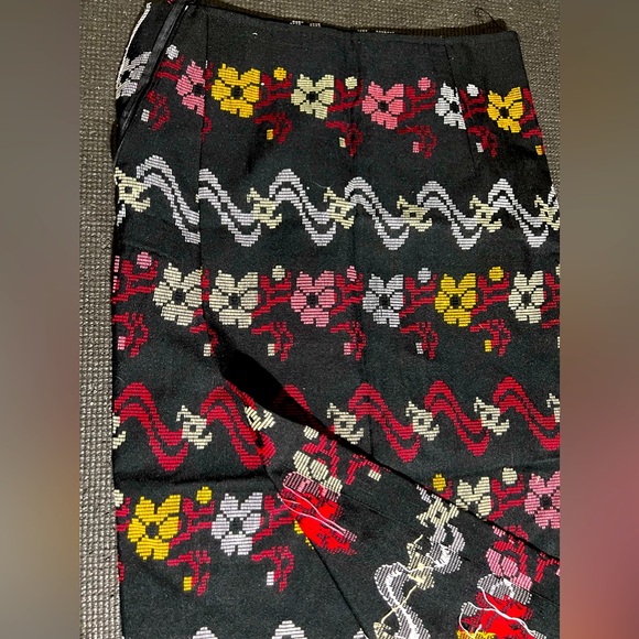 Burmese classic handmade wavy and floral long skirt with zip. Designer tailored. - Picture 3 of 6